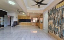 1080sqft with fully Sea view condominium with 2 parki...