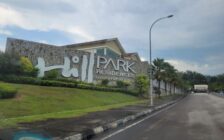 For Sale Double Storey Zero Lot Bungalow Hill Park Re...