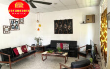 2 Storeys Semi D Located in Greenlane, Island Glades,...