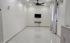 Full Renovated Apartment Desa Putra, Near ...