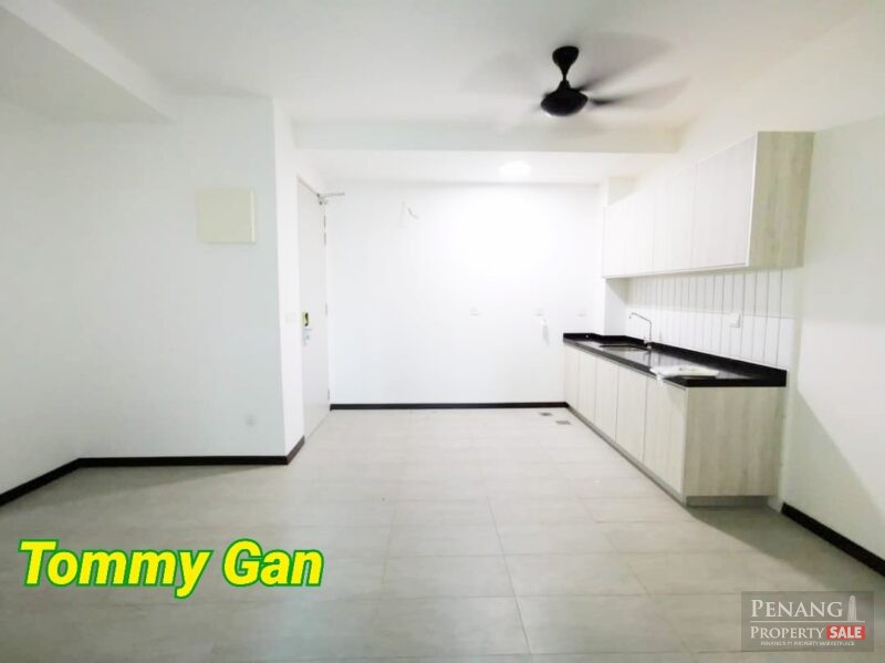 Utropolis Studio 1-Room 410sqft with Carpa...