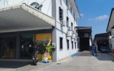 For Rent Ground Floor Shoplot all Equipmen...