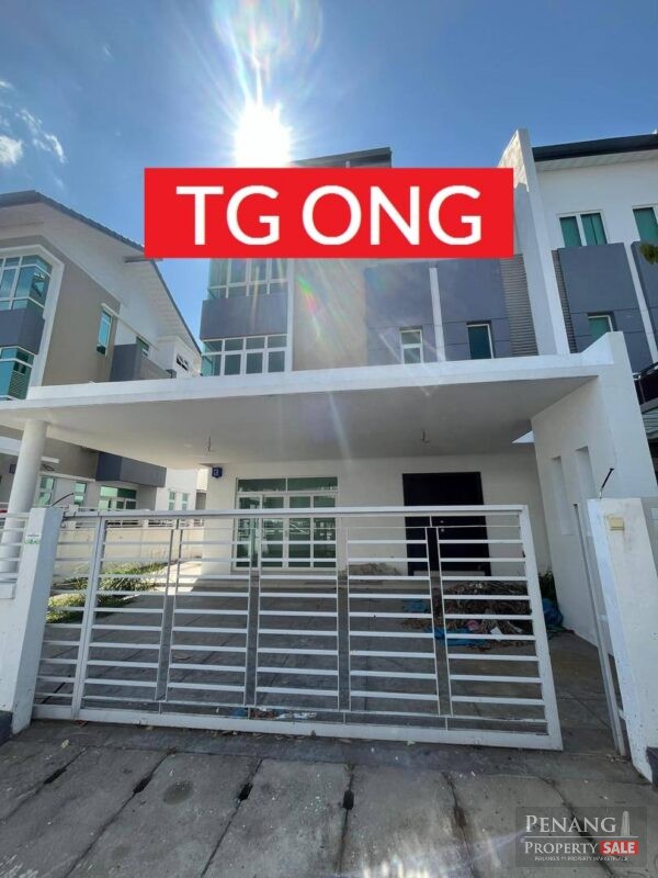 Hot Units Rare in Market  3 Storey Semi D Near Queensbay