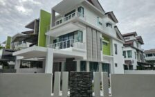 For Sale 2 Storey Semi Detached House Corner Lot with...