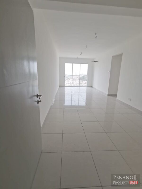 Fairview Residence with 2 Carparks, Freehold