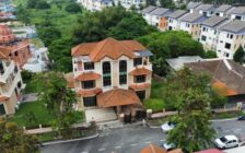 Lengkok Sungai Emas, Triple Storey Semi-D,...