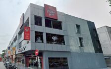 Shop Office at mainroad Farlim Business Ce...