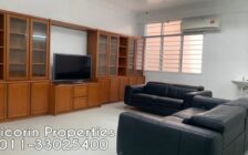 Staying in the heart of town, near shop, o...