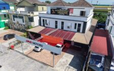 For Rent 2.5 Storey Adjoining Shoplot At S...