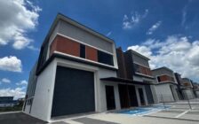 For Rent 1.5 Storey Semi Detached Light In...