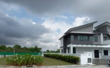 (BELOW MARKET VALUE / BIGGER LAND SIZE) 2s...