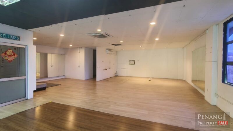 BAYAN BAY , Renovated Commercial Unit with...